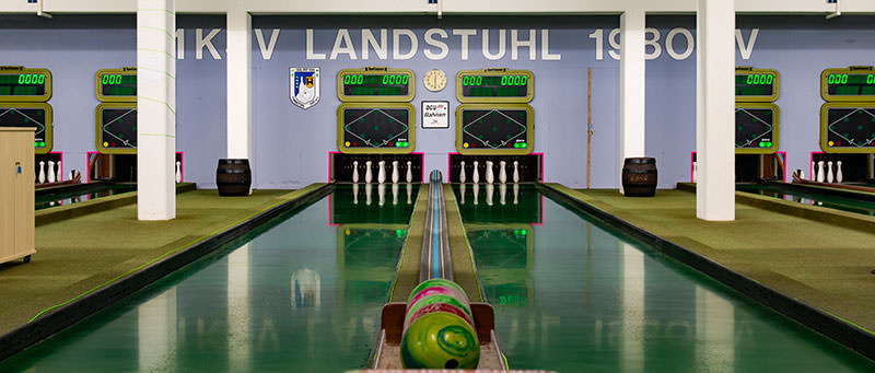 Kegelbahn hell